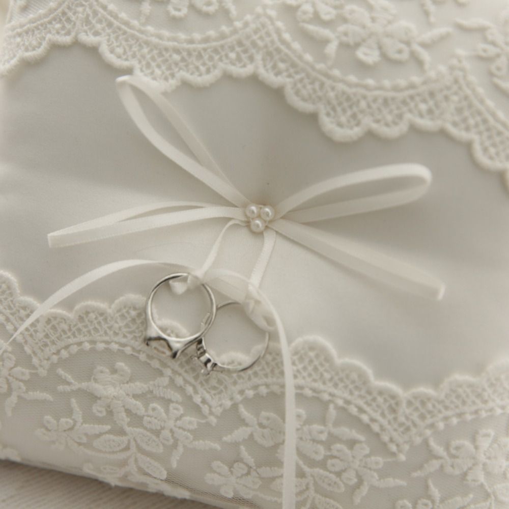 화이트 레이스 웨딩 링 베개 진주 장식 자수 링 베어러 - Ring Bearer Pillow 리뷰 및 가격